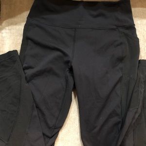 Black full length Lululemon leggings